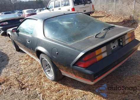 1984 Chevrolet Camaro из США, поврежденный, VIN 1G1AP87HOEN153829